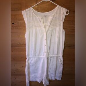 LOFT white jumper shorts romper Small lined 100% cotton * small flaw mark
